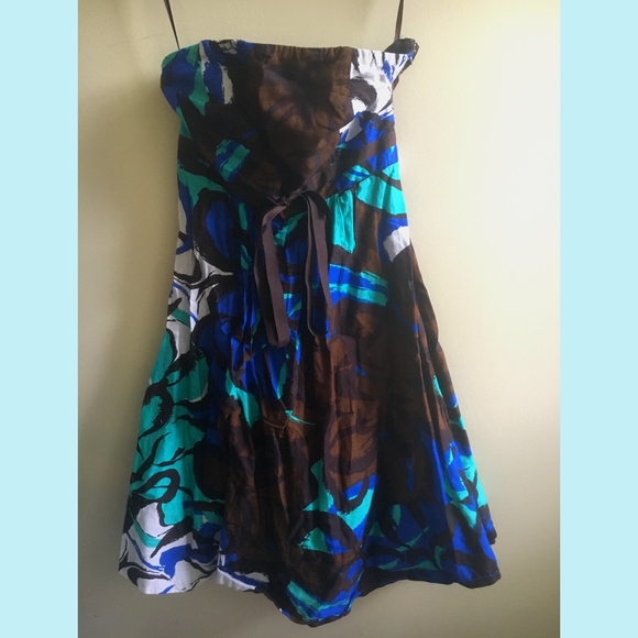 Cute Strapless Summer Dress! - Picture 2 of 3